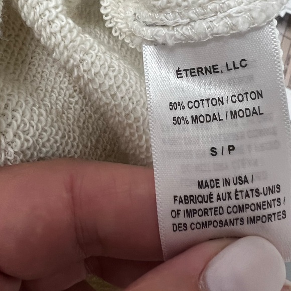 Eterne oversized Crewneck. Creamy white color. Size S perfect conditions - Picture 7 of 8